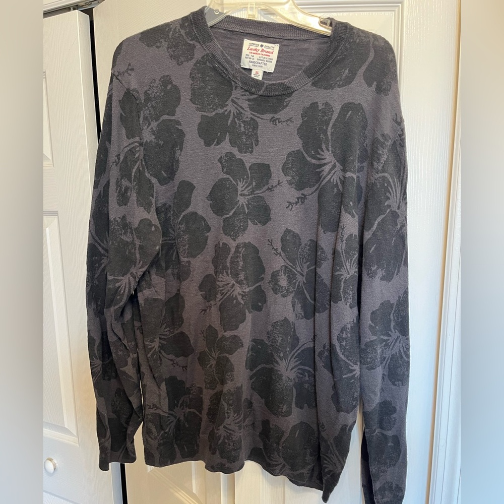 XL Hawaiian inspired lucky brand sweater